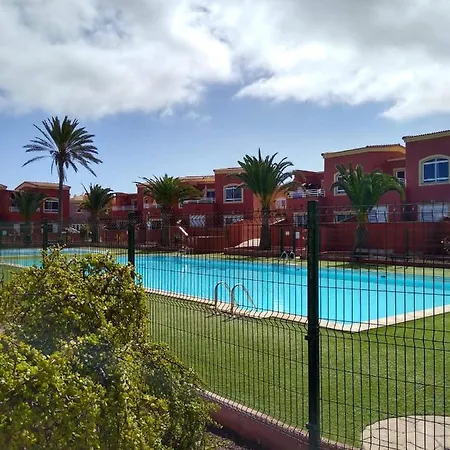 Preciosa Villa Reformada En Corralejo