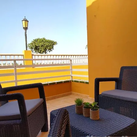 Preciosa Villa Reformada En Corralejo