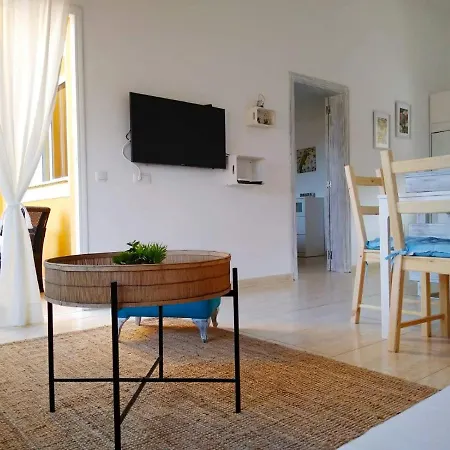 Preciosa Villa Reformada En Corralejo