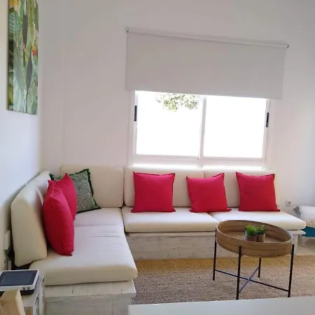 Preciosa Villa Reformada En Corralejo