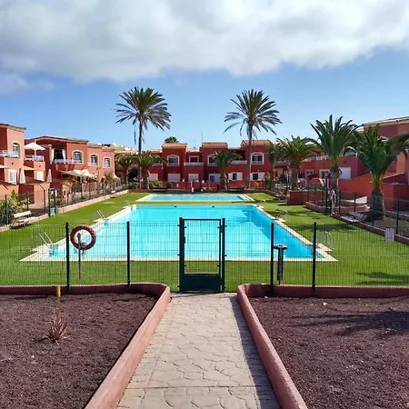 Preciosa Villa Reformada En Corralejo